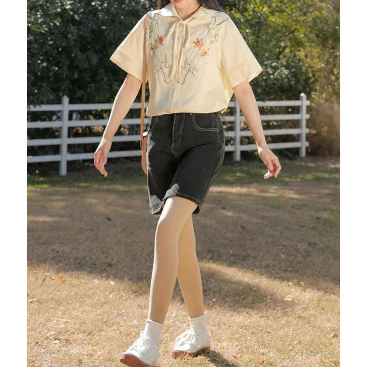 ルーズフラワー刺繍シフォンシャツ - momo collection