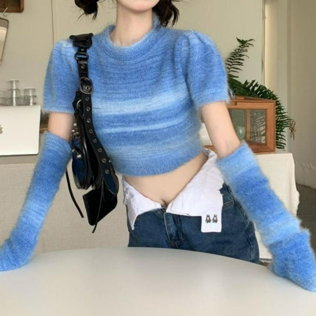 アームウォーマー付グラデーションカラーショートセーター